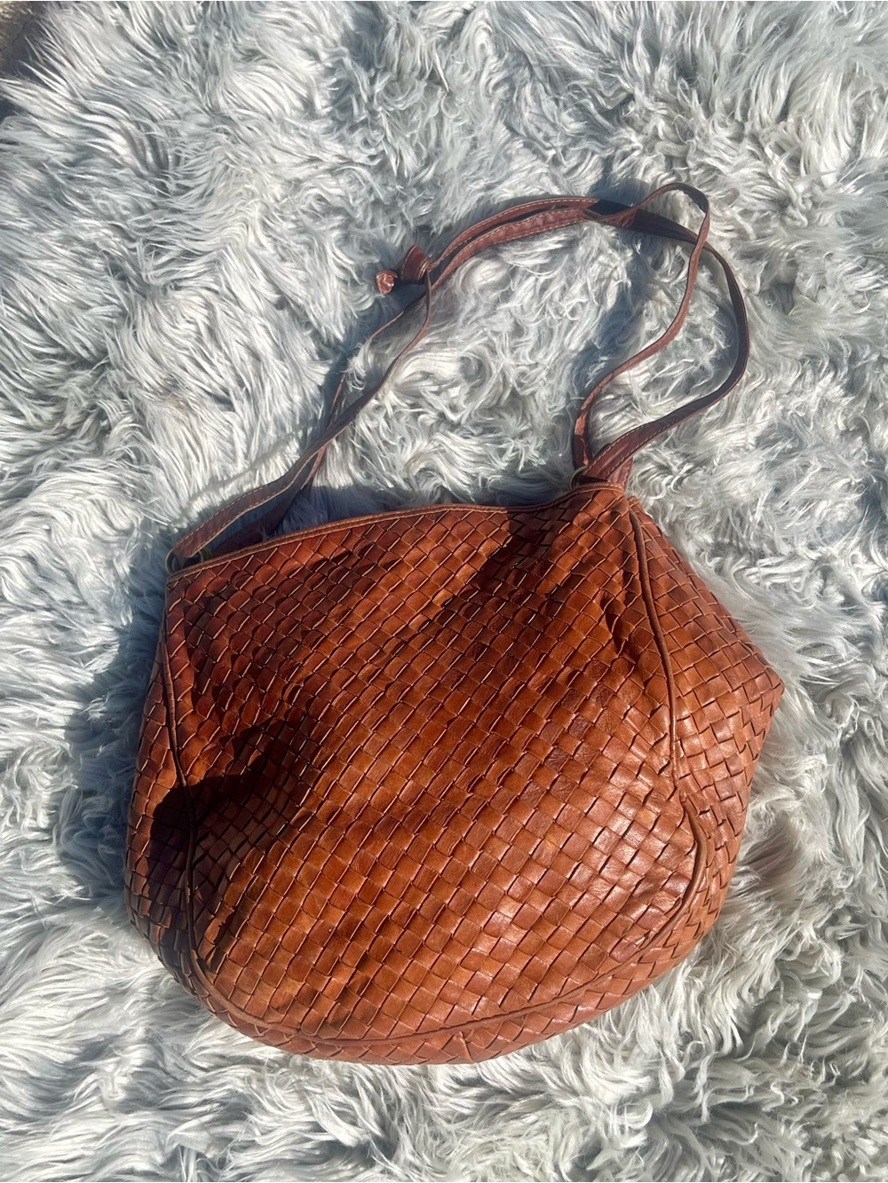 Vintage Bottega Veneta Intrecciato Leather Hobo Bag - Dual Aesthetic
1980s - Picture 8 of 17
